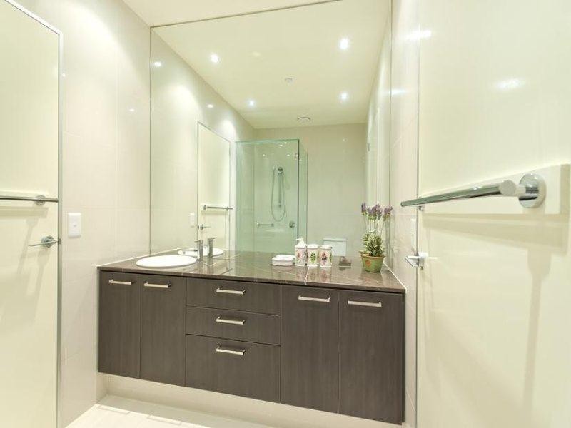 Penthouse 3103/4 Wahroonga Place ‘Avalon’, Surfers Paradise QLD 4217