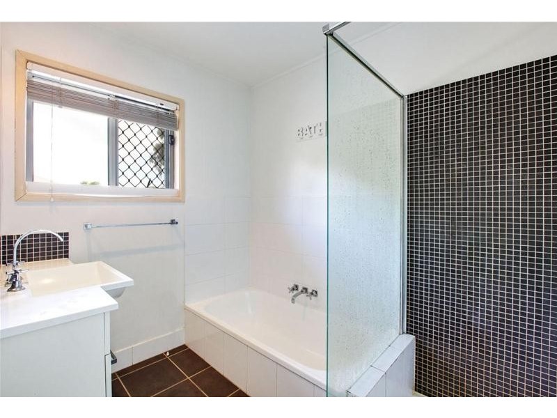 28 Yacht Street, Southport QLD 4215