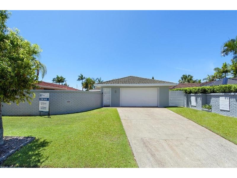 8 McIlwraith Avenue, Sorrento QLD 4217