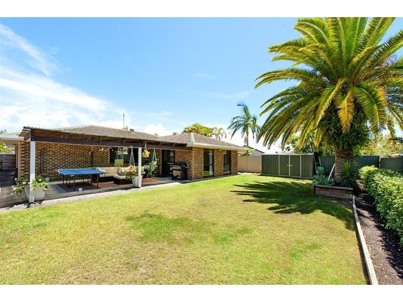 8 McIlwraith Avenue, Sorrento QLD 4217