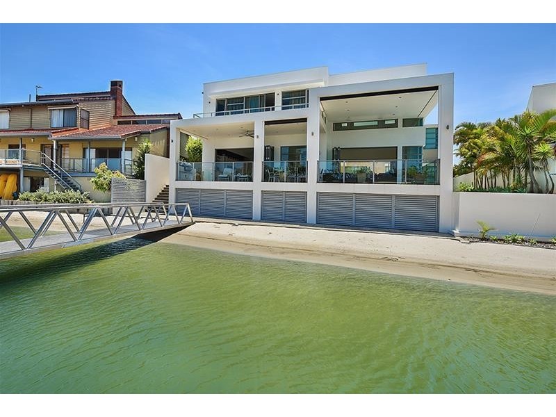 84 Commodore Drive, Paradise Waters QLD 4217