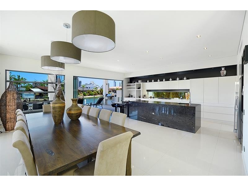 84 Commodore Drive, Paradise Waters QLD 4217