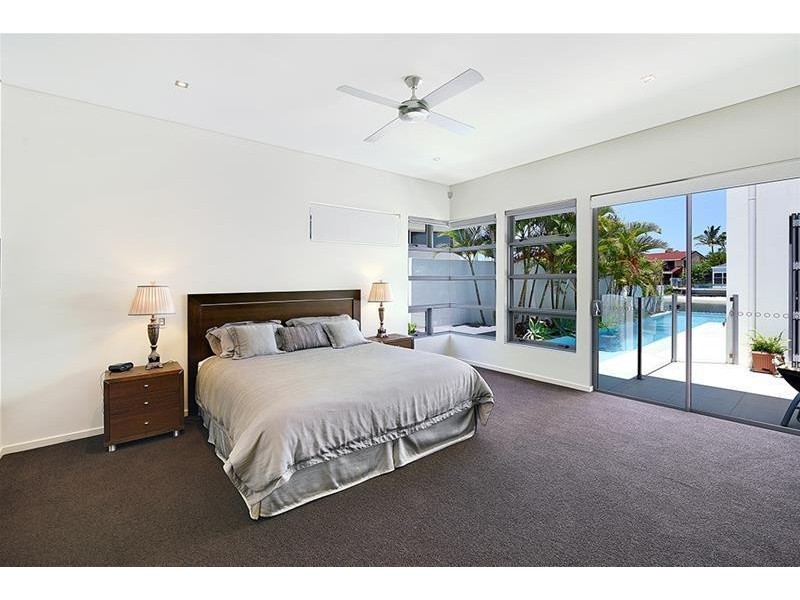 84 Commodore Drive, Paradise Waters QLD 4217