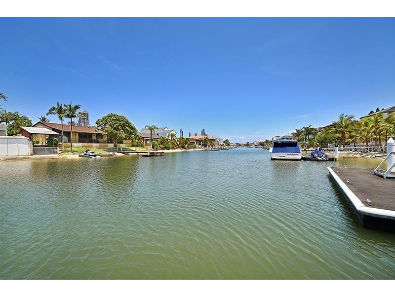 84 Commodore Drive, Paradise Waters QLD 4217