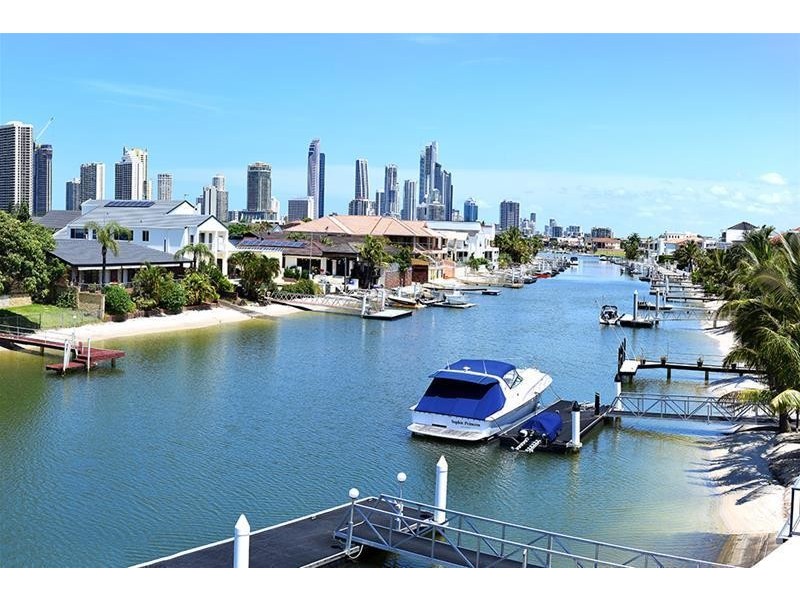 84 Commodore Drive, Paradise Waters QLD 4217