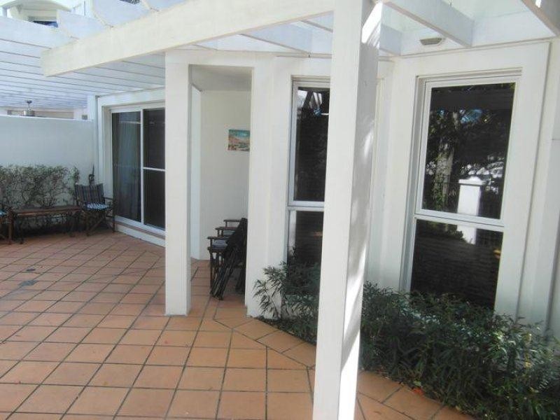 100 Cotlew Street East Road, Southport QLD 4215