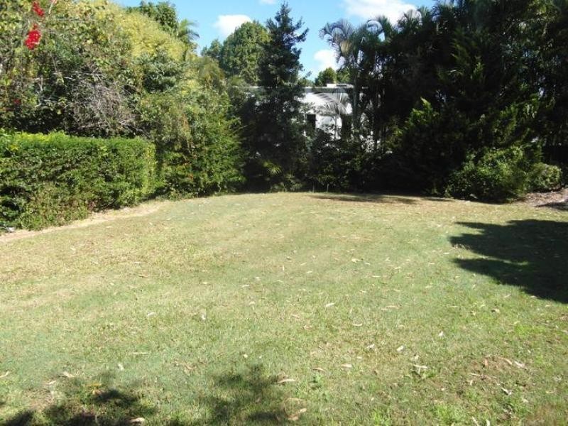 100 Cotlew Street East Road, Southport QLD 4215