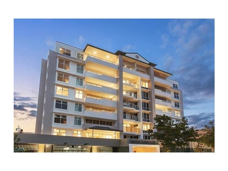 403/8 Waverley Street, Southport QLD 4215