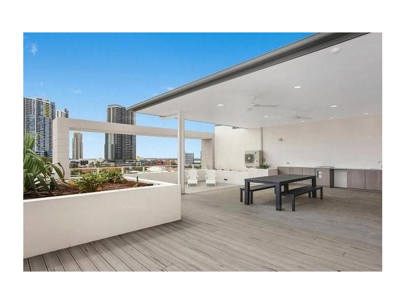 403/8 Waverley Street, Southport QLD 4215