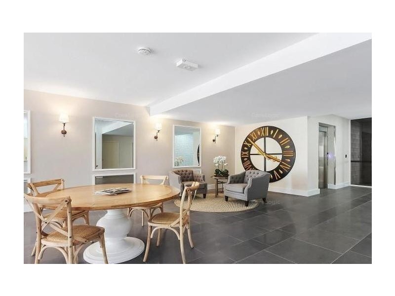 403/8 Waverley Street, Southport QLD 4215