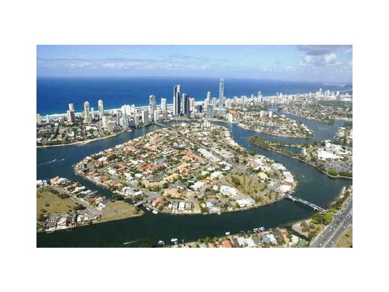 30 Dalpura Street, Chevron Island QLD 4217