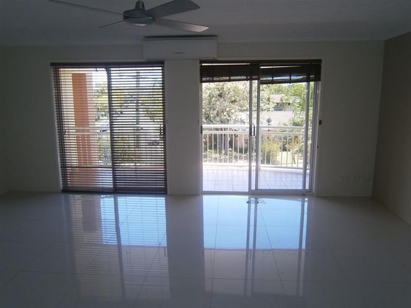 30 Dalpura Street, Chevron Island QLD 4217