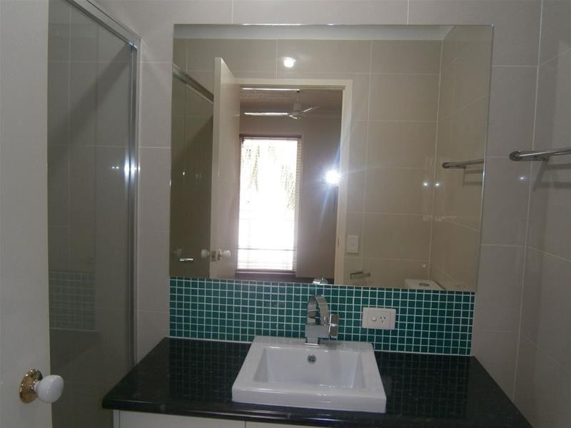 30 Dalpura Street, Chevron Island QLD 4217