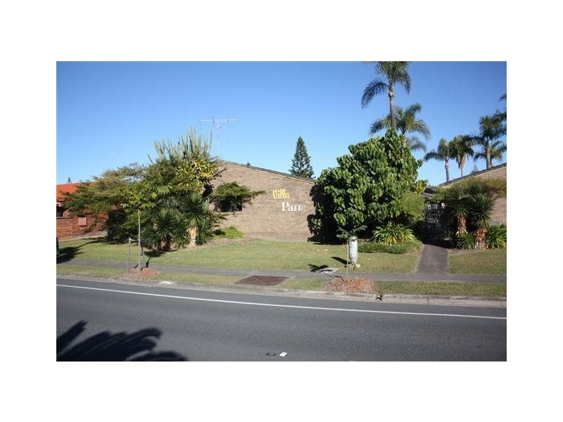 4 Duet Drive, Mermaid Waters QLD 4218