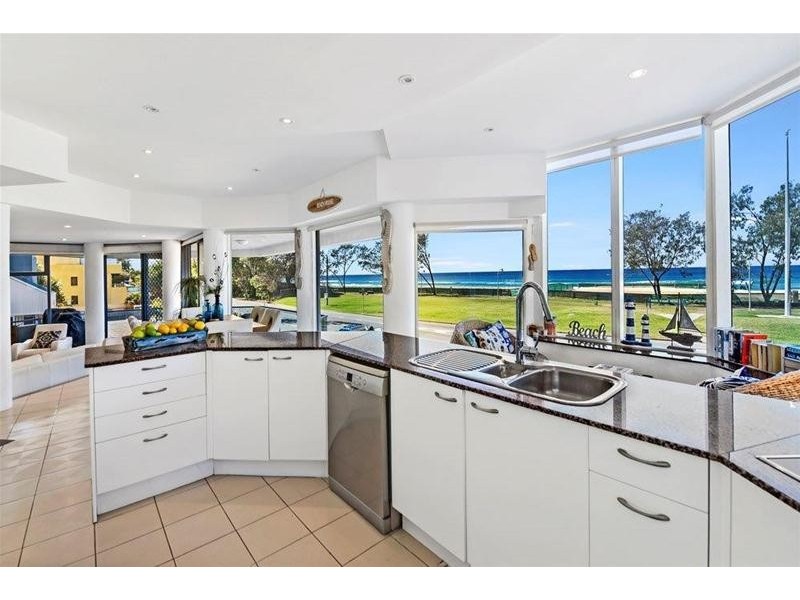 2/3456 Main Beach Parade, Surfers Paradise QLD 4217