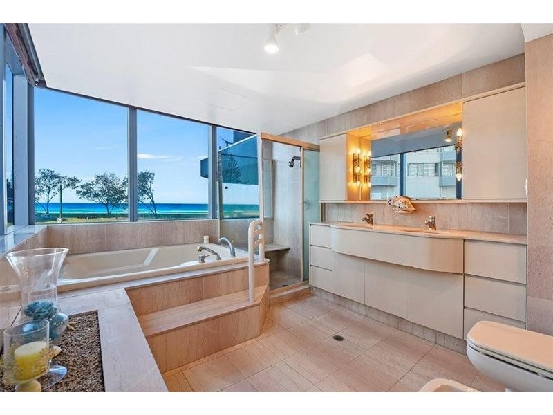 2/3456 Main Beach Parade, Surfers Paradise QLD 4217