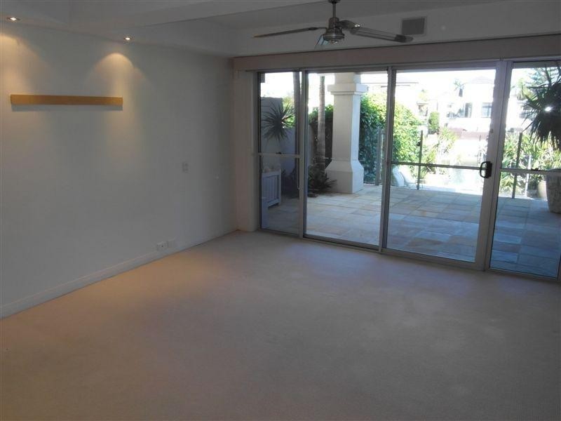 30 Salerno Street, Isle Of Capri QLD 4217