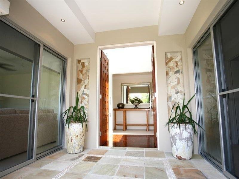30 Salerno Street, Isle Of Capri QLD 4217