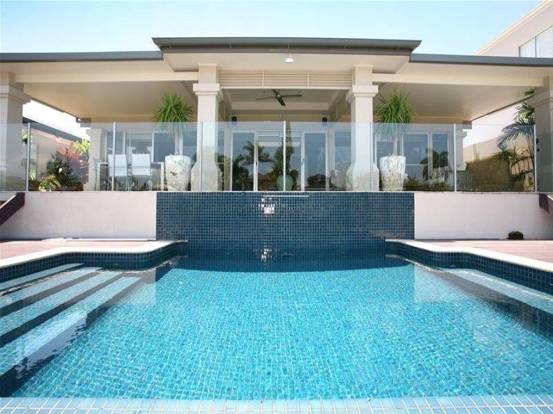30 Salerno Street, Isle Of Capri QLD 4217