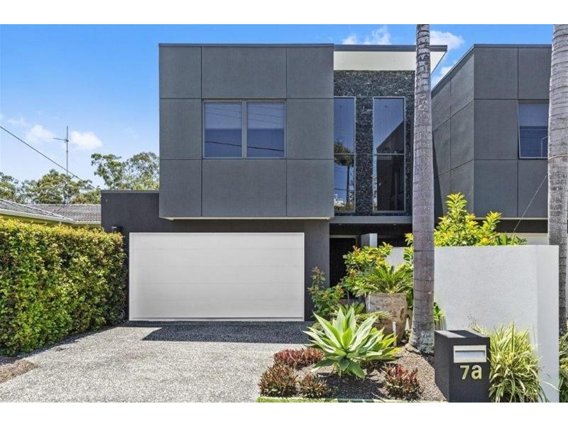 2/7 Heeb Street, Bundall QLD 4217