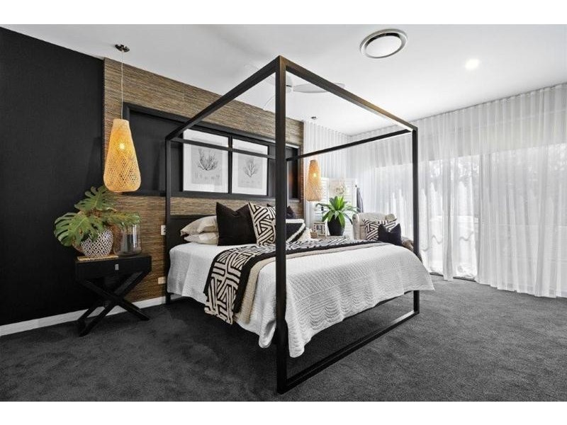 2/7 Heeb Street, Bundall QLD 4217