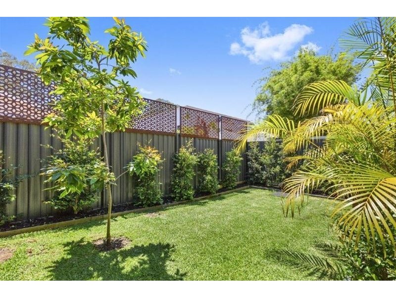 2/7 Heeb Street, Bundall QLD 4217