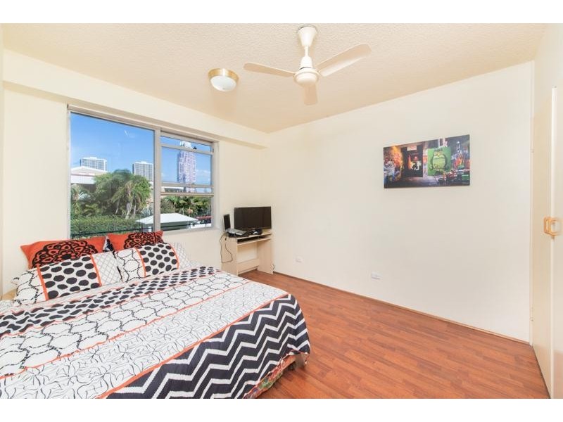 5/15 Pacific Street, Main Beach QLD 4217