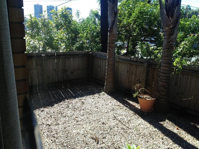 2 Brolga Avenue, Southport QLD 4215