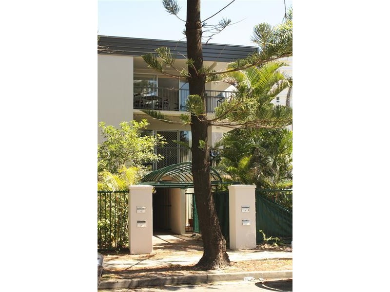 3 Vista Street, Surfers Paradise QLD 4217