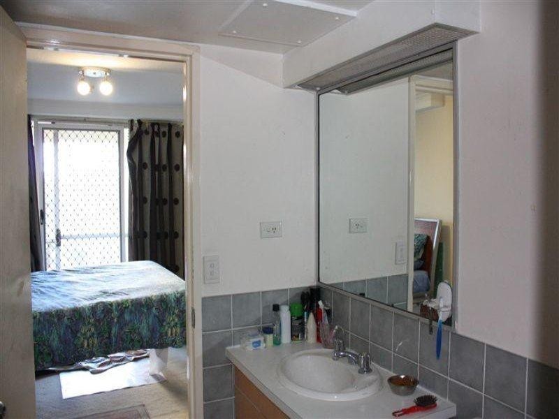 12 Enderley Avenue ‘Baronnet’, Surfers Paradise QLD 4217