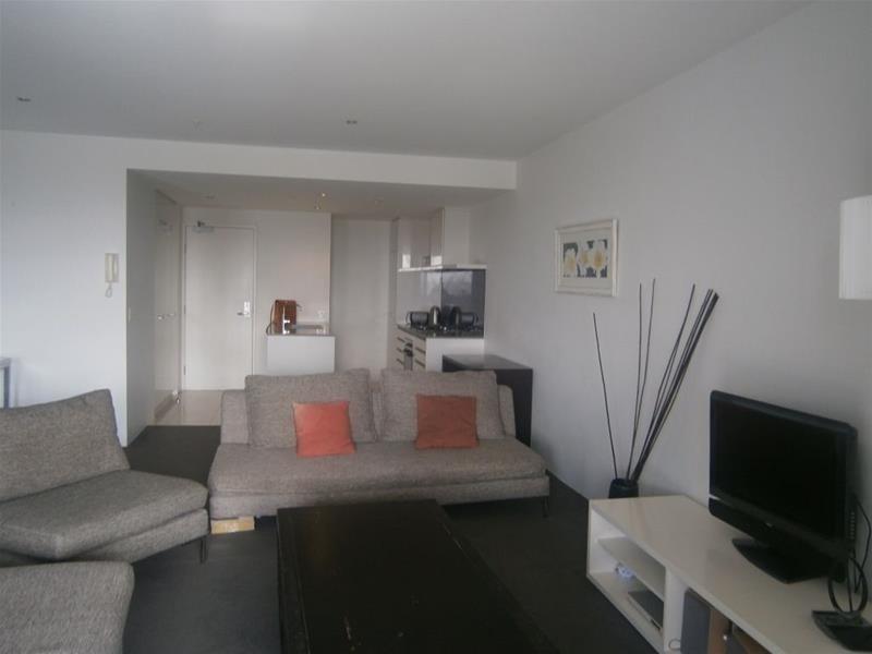 9 Ferny Avenue, Surfers Paradise QLD 4217