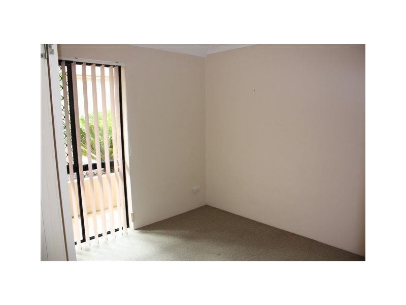 13 Illawong Street, Chevron Island QLD 4217