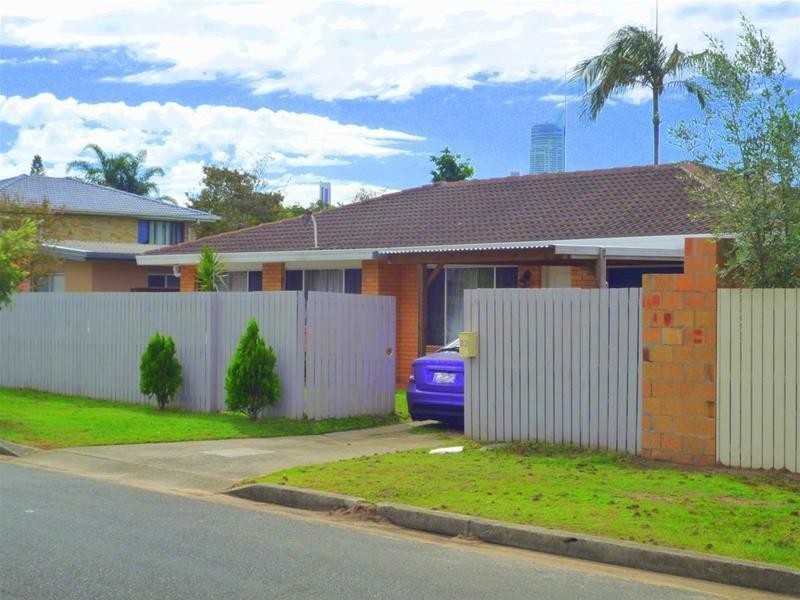 32 Boongala Road, Broadbeach Waters QLD 4218
