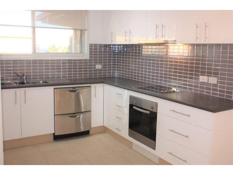 8/22 Frederick Street, Surfers Paradise QLD 4217