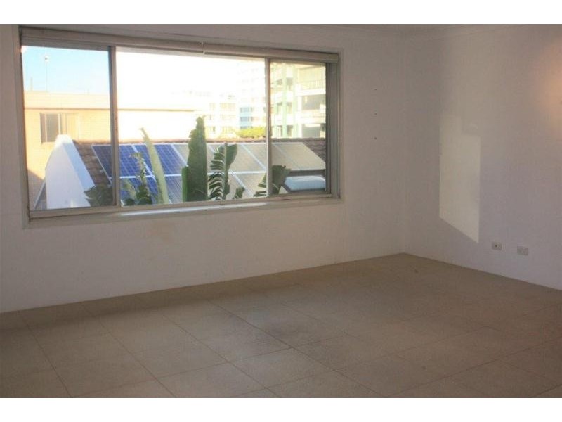 8/22 Frederick Street, Surfers Paradise QLD 4217