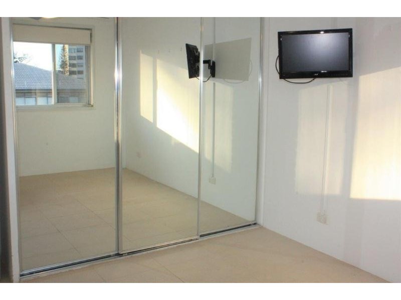 8/22 Frederick Street, Surfers Paradise QLD 4217