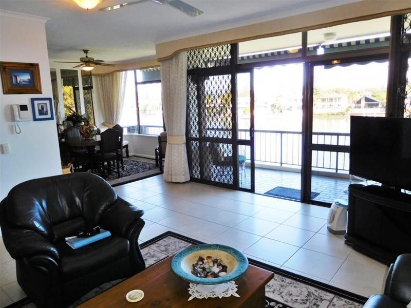 6/2964 Gold Coast Highway “Clarendon”, Surfers Paradise QLD 4217