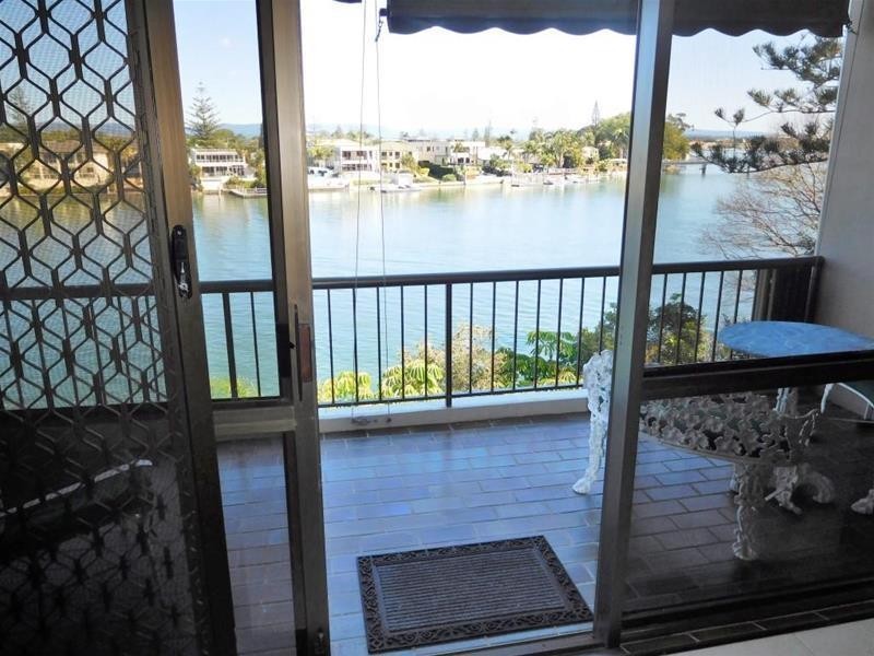 6/2964 Gold Coast Highway “Clarendon”, Surfers Paradise QLD 4217