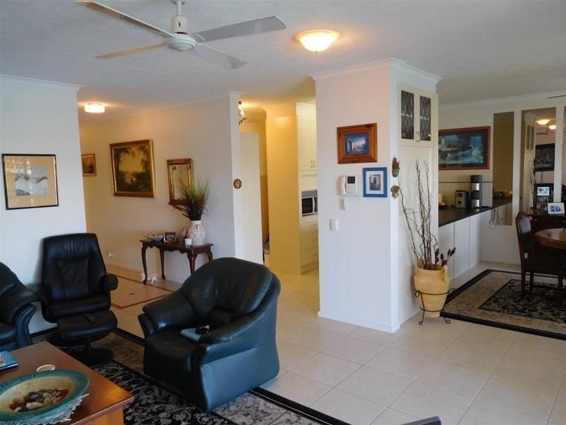 6/2964 Gold Coast Highway “Clarendon”, Surfers Paradise QLD 4217