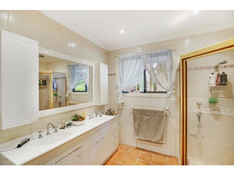 3 Sara Street, Ashmore QLD 4214