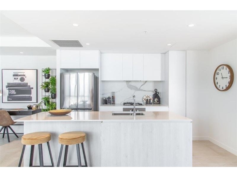 1602/3 Northcliffe Terrace, Surfers Paradise QLD 4217