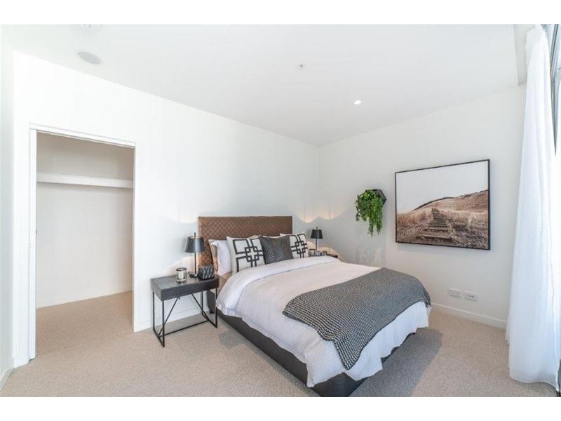 1602/3 Northcliffe Terrace, Surfers Paradise QLD 4217