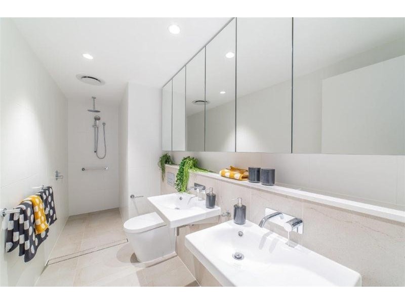 1602/3 Northcliffe Terrace, Surfers Paradise QLD 4217