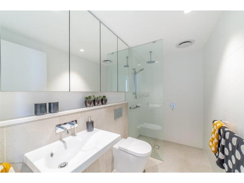 1602/3 Northcliffe Terrace, Surfers Paradise QLD 4217