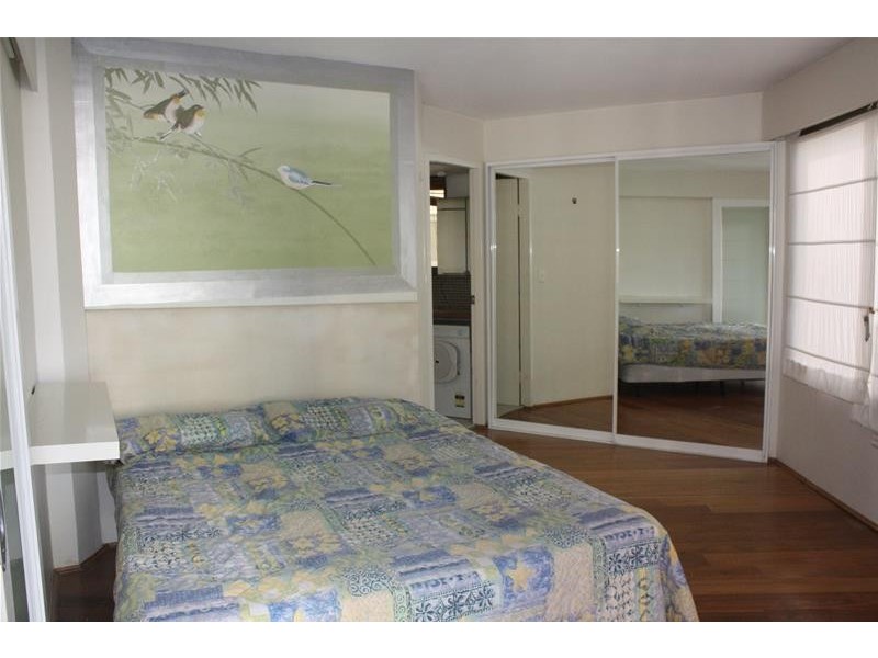 8 Trickett Street, Surfers Paradise QLD 4217