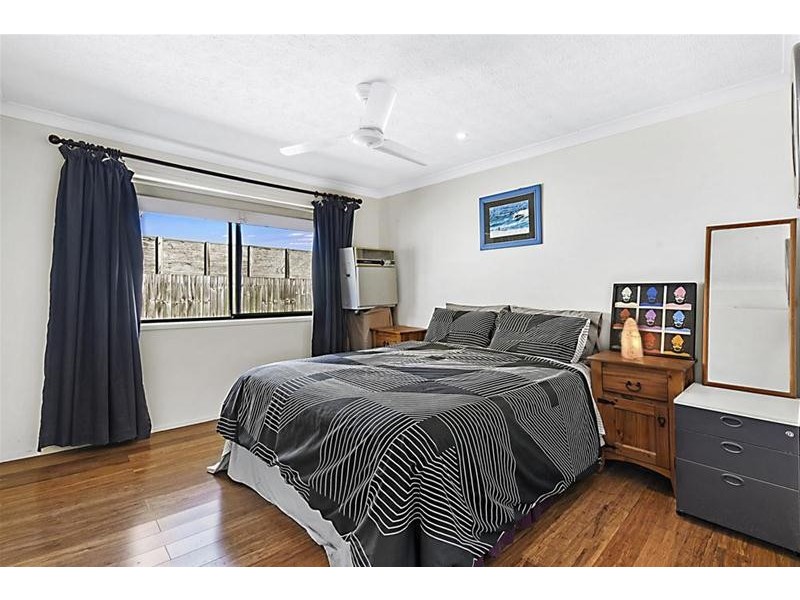 6 Ireby Court, Mermaid Waters QLD 4218