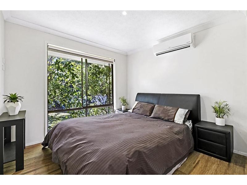 6 Ireby Court, Mermaid Waters QLD 4218