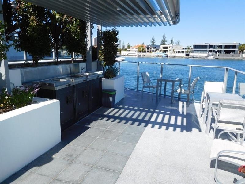 30 Paradise Island, Surfers Paradise QLD 4217