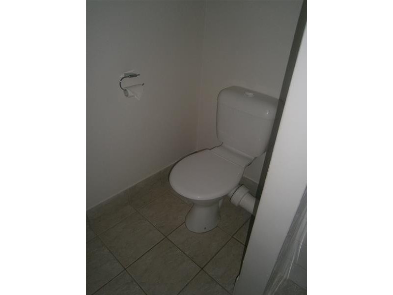 8 Darrambal Street, Chevron Island QLD 4217