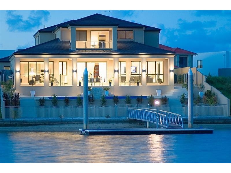 149 Sir Bruce Small Boulevard, Benowa Waters QLD 4217